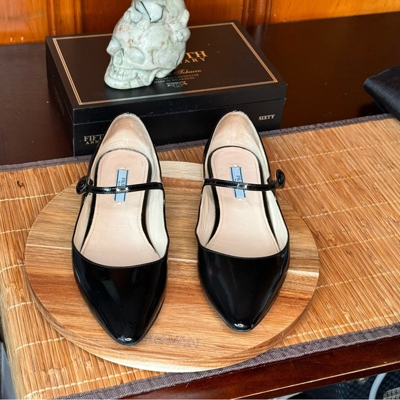 PRADA GENUINE POINT TOE BALLERINA MARYJANE FLAT ITALIAN PATENT LEATHER SZ 6.5❤️ - Picture 7 of 11